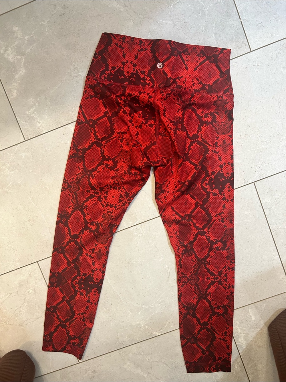 lululemon Wunder Under Hi-Rise Ziggy Snake Red Tide Cranberry Leggings Size 8